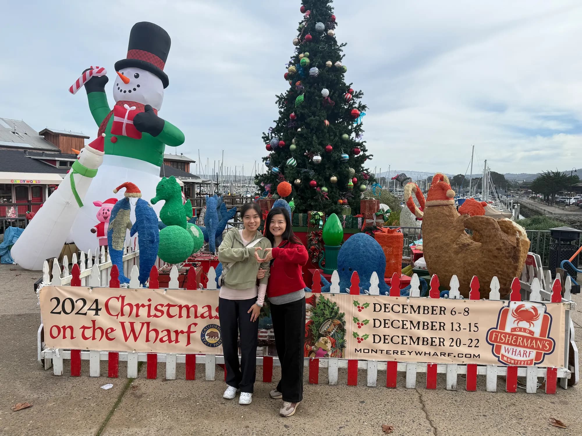 Monterey Wharf 圣诞装饰合影