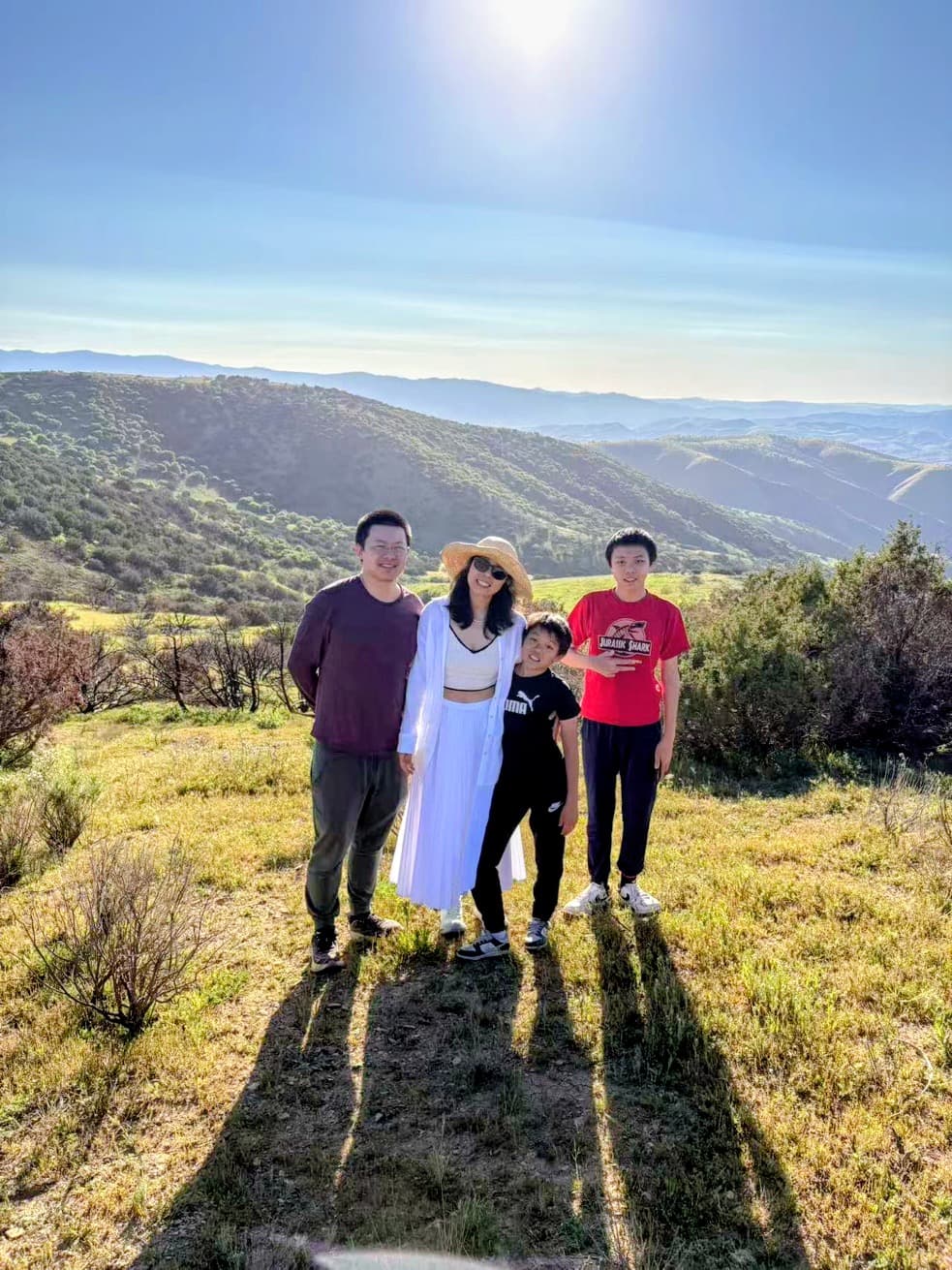 Caliente Mountain Ridge 全家合影
