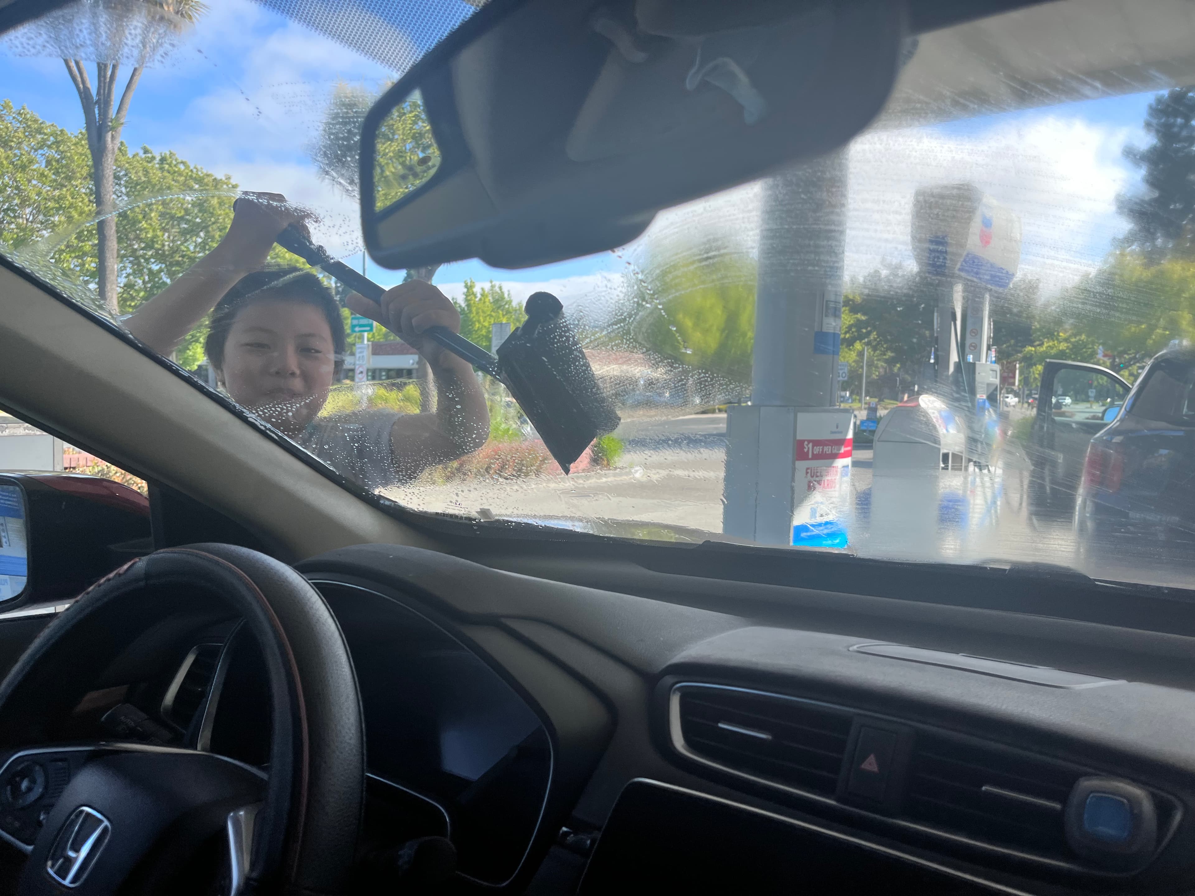 Day 2 返程加油站洗车 1