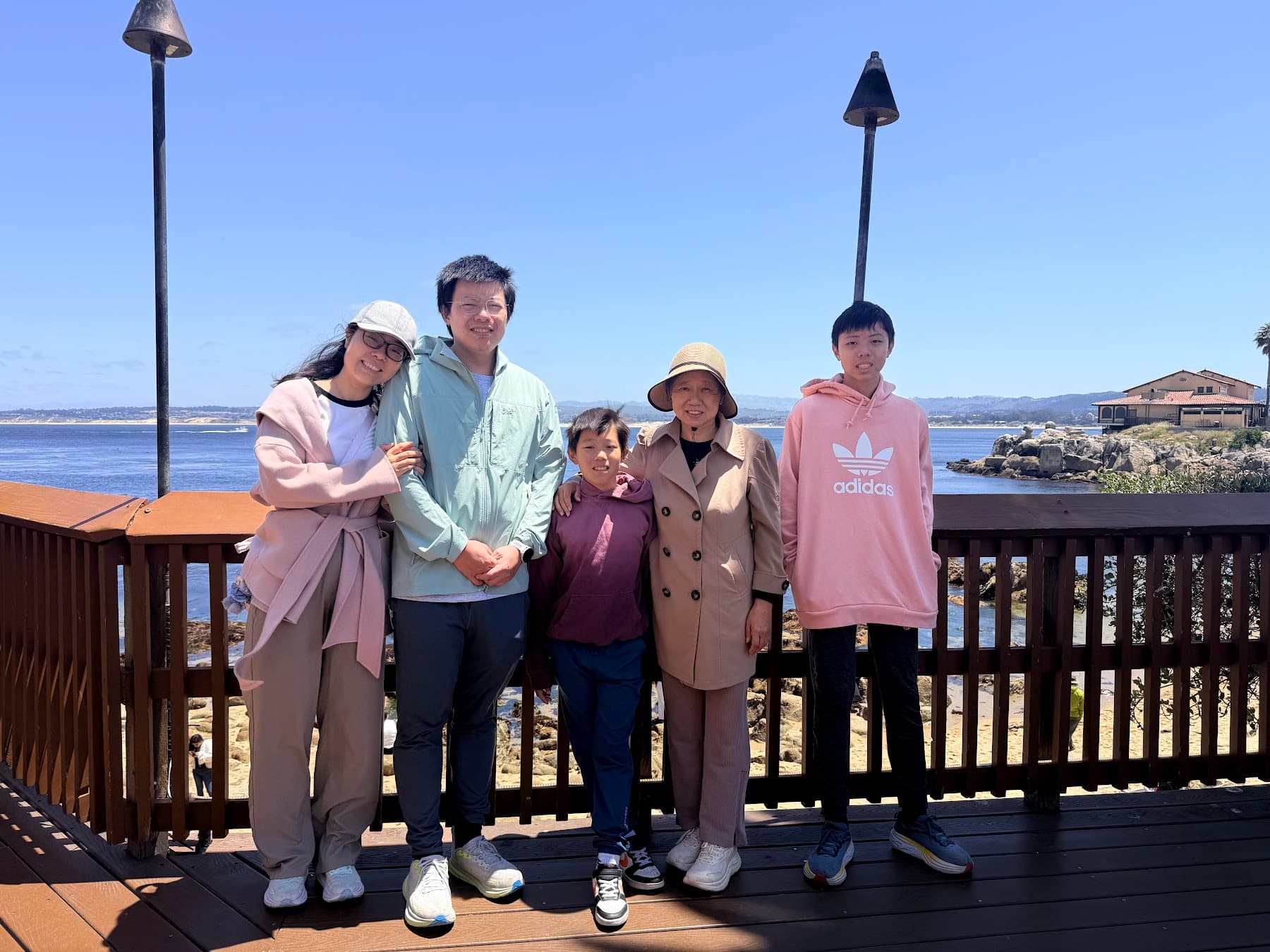 Monterey 海边全家合影