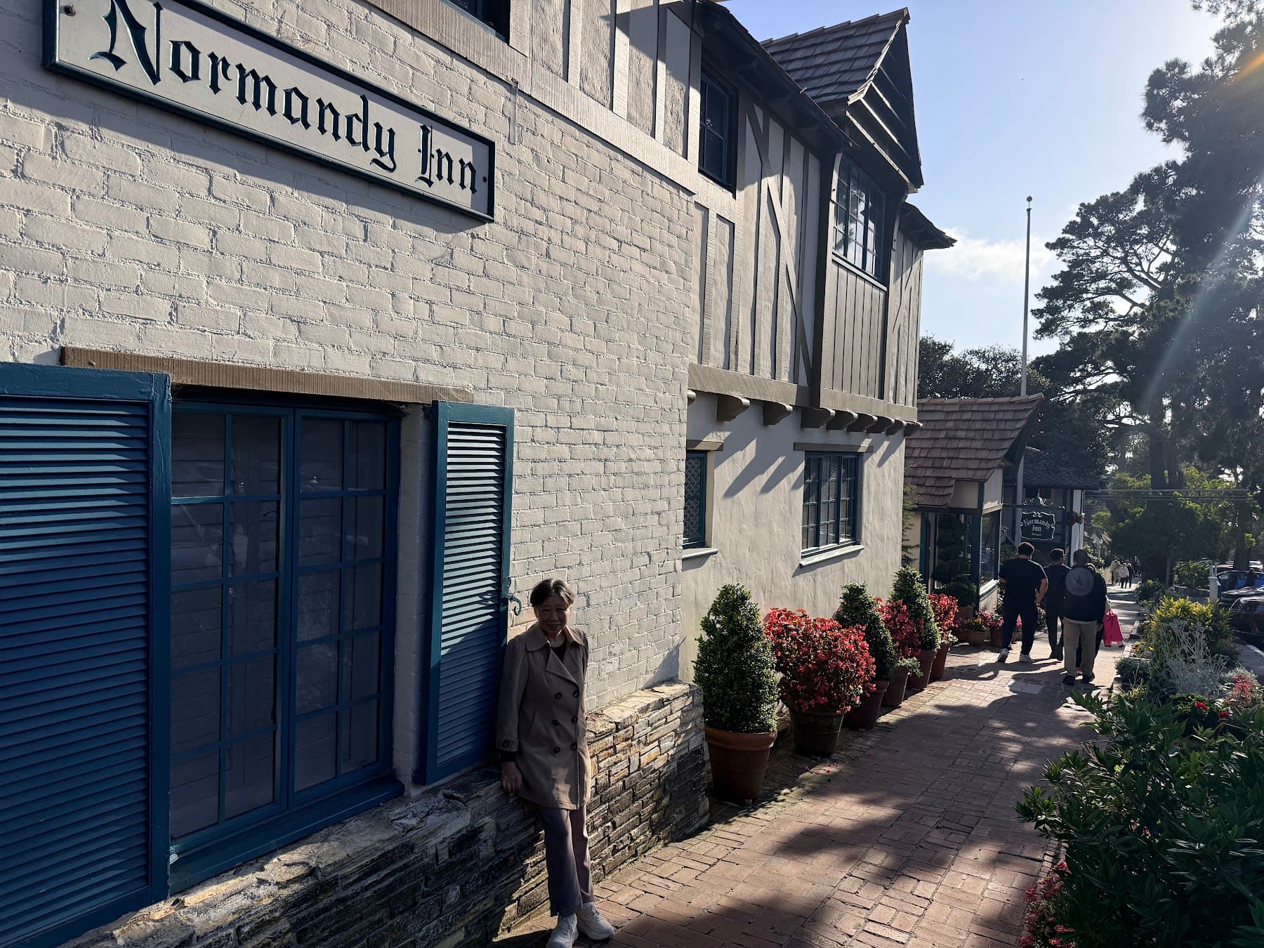 Carmel Normandy Inn 街角