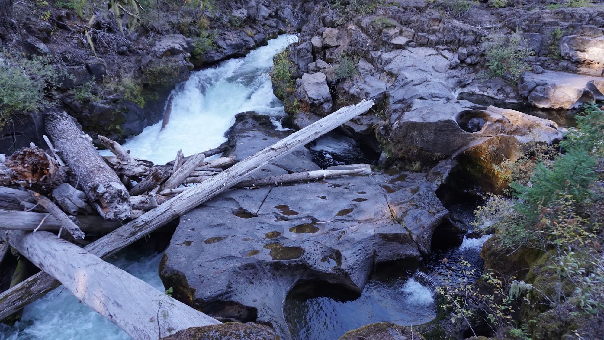 Rogue River lava gorge