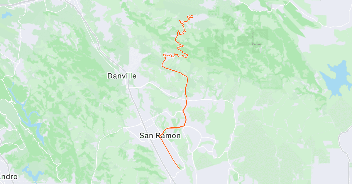Strava 路线图显示从 San Ramon 经 Danville 方向骑向 Mount Diablo 的轨迹